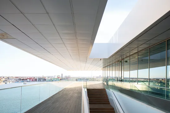 Panel compuesto de aluminio de mosaico blanco y negro de 4 mm de PVDF, ACM y ACP para fachadas, techos, tabiques interiores y exteriores, revestimientos de paredes exteriores.